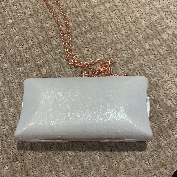 Charming Charlie’s clutch - Picture 2 of 3